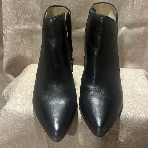 Pre owned Adrienne Vittadini SAMELLE Booties - Picture 2 of 4